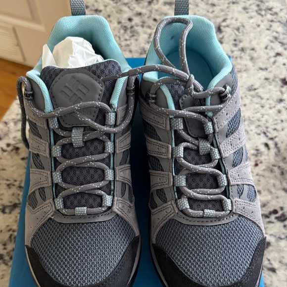 Columbia Women's Gray and Black Hiking Shoes - Picture 5 of 8